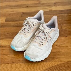 Hoka Women's Arahi 7